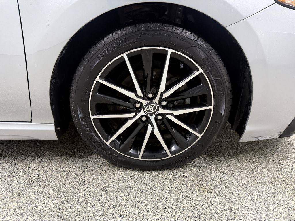 Used 2021 Toyota Camry SE FWD image 31