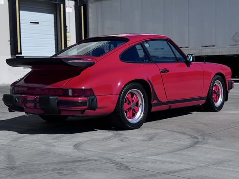 Used 1988 Porsche 911 Carrera RWD image 38