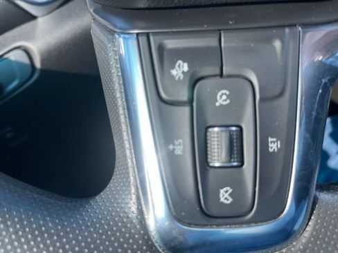 Used 2022 Chevrolet Blazer LT FWD image 18