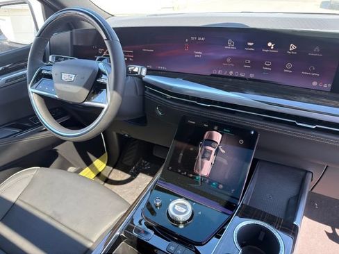 New 2026 Cadillac Escalade Luxury w/ Touring Package AWD/4WD image 11