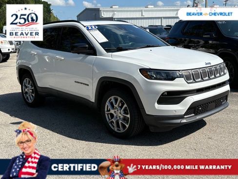 Used 2022 Jeep Compass Latitude w/ Sun and Sound Group AWD/4WD image 9