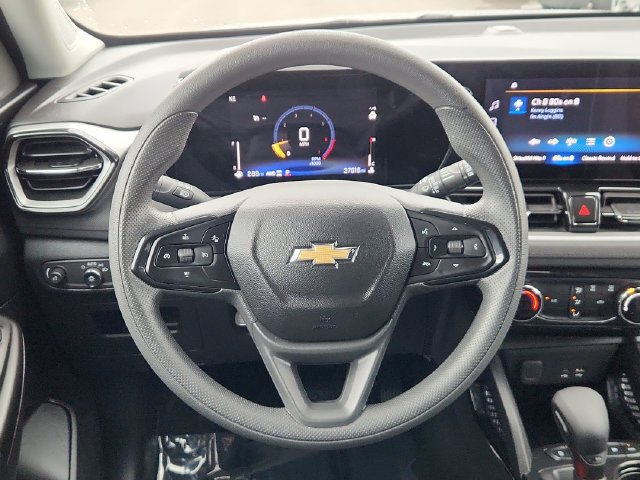 Used 2025 Chevrolet TrailBlazer LT AWD/4WD image 32