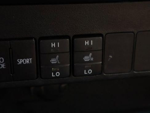 Used 2013 Toyota RAV4 Limited AWD/4WD image 25