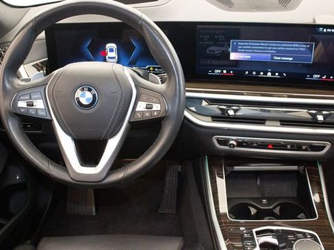 Used 2025 BMW X5 xDrive50e image 17