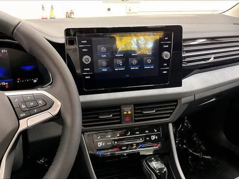 New 2026 Volkswagen Jetta SE image 9