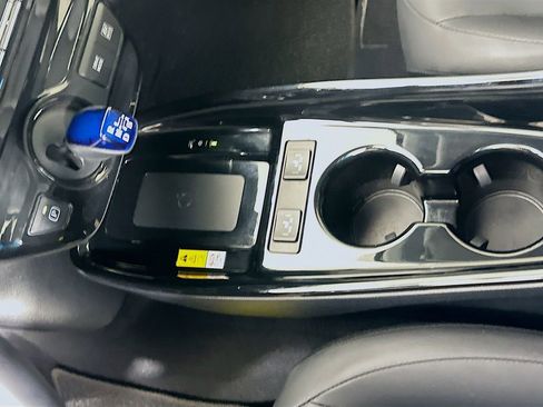 Certified 2022 Toyota Prius image 16