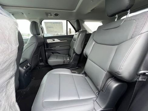 New 2026 Ford Explorer Active w/ Active Comfort Package image 16