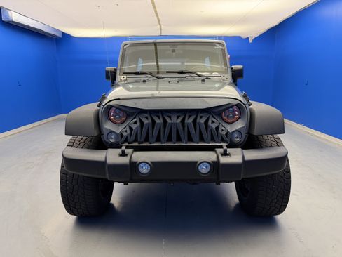 Used 2015 Jeep Wrangler Unlimited Sport w/ Connectivity Group AWD/4WD image 3