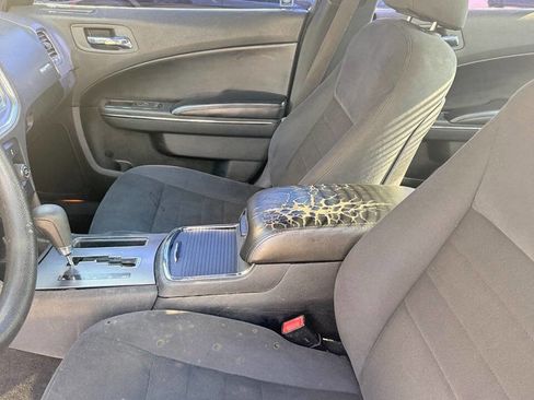 Used 2011 Dodge Charger SE image 4