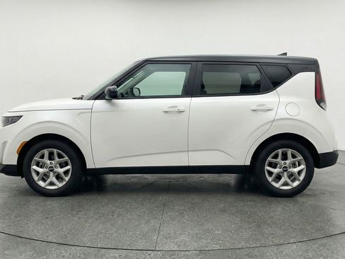 Used 2025 Kia Soul LX w/ LX Technology Package image 5