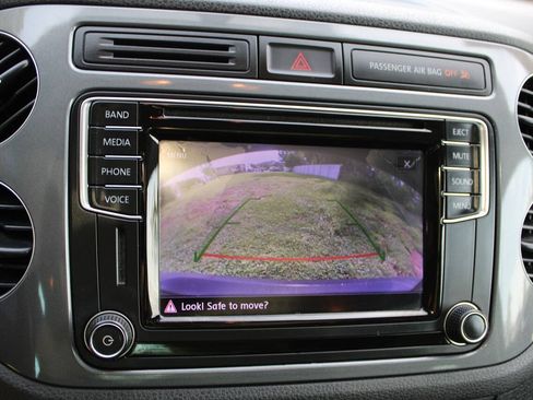 Used 2017 Volkswagen Tiguan Wolfsburg Edition AWD/4WD image 23