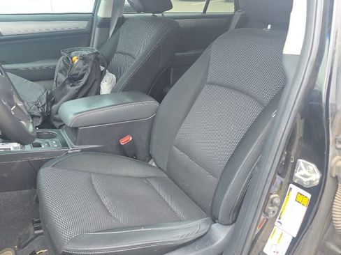 Used 2017 Subaru Outback 2.5i Premium AWD/4WD image 5