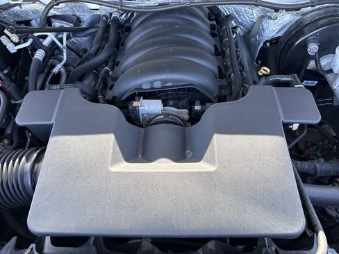 Used 2017 Chevrolet Silverado 1500 LT w/ Redline Edition image 32