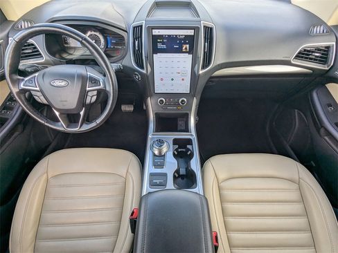 Used 2023 Ford Edge SEL image 16