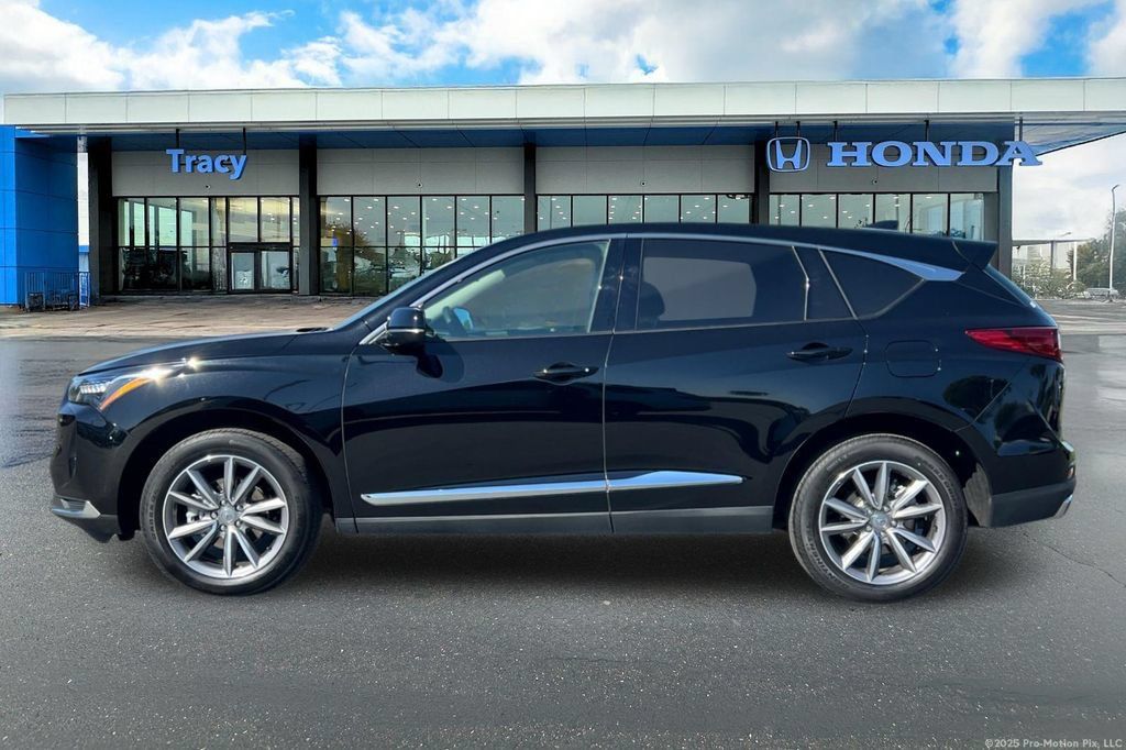 Used 2023 Acura RDX w/ Technology Package FWD image 12