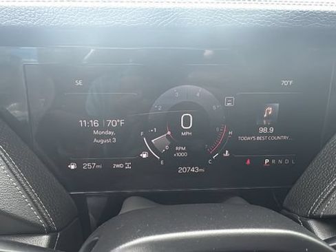 Used 2025 GMC Yukon XL Denali AWD/4WD image 15
