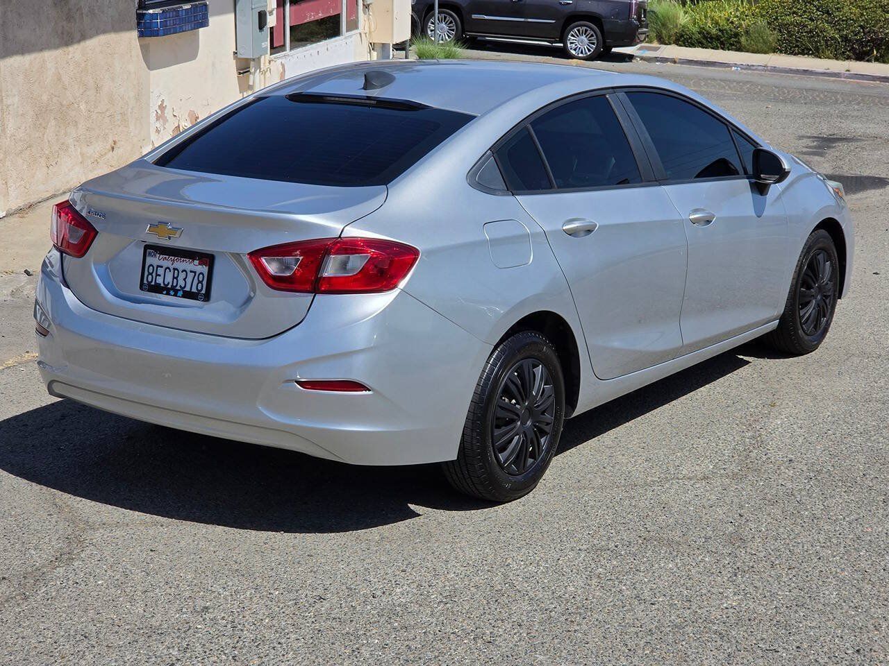 Used 2018 Chevrolet Cruze LS FWD image 15