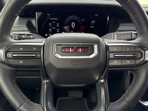 Used 2025 GMC Acadia AT4 AWD/4WD image 29