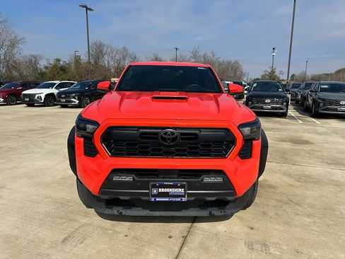 Used 2024 Toyota Tacoma TRD Sport w/ TRD Sport Upgrade Package image 2