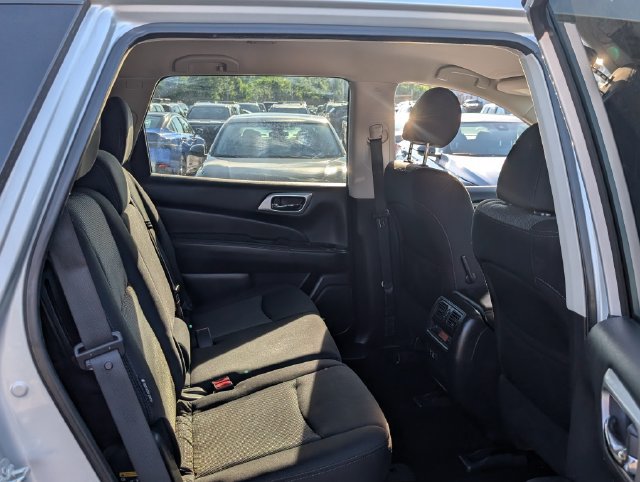 Used 2020 Nissan Pathfinder S FWD image 11