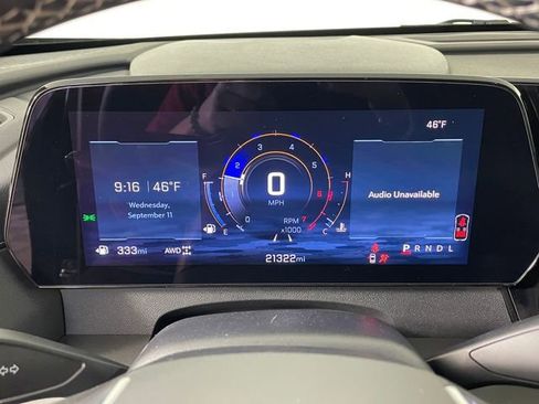 Certified 2025 Chevrolet Traverse LT w/ Sun and Wheel Package image 5