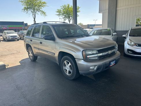 Used 2002 Chevrolet TrailBlazer LT AWD/4WD image 2