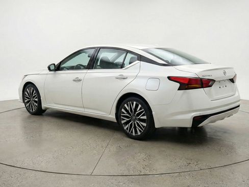 Used 2025 Nissan Altima 2.5 SV image 6