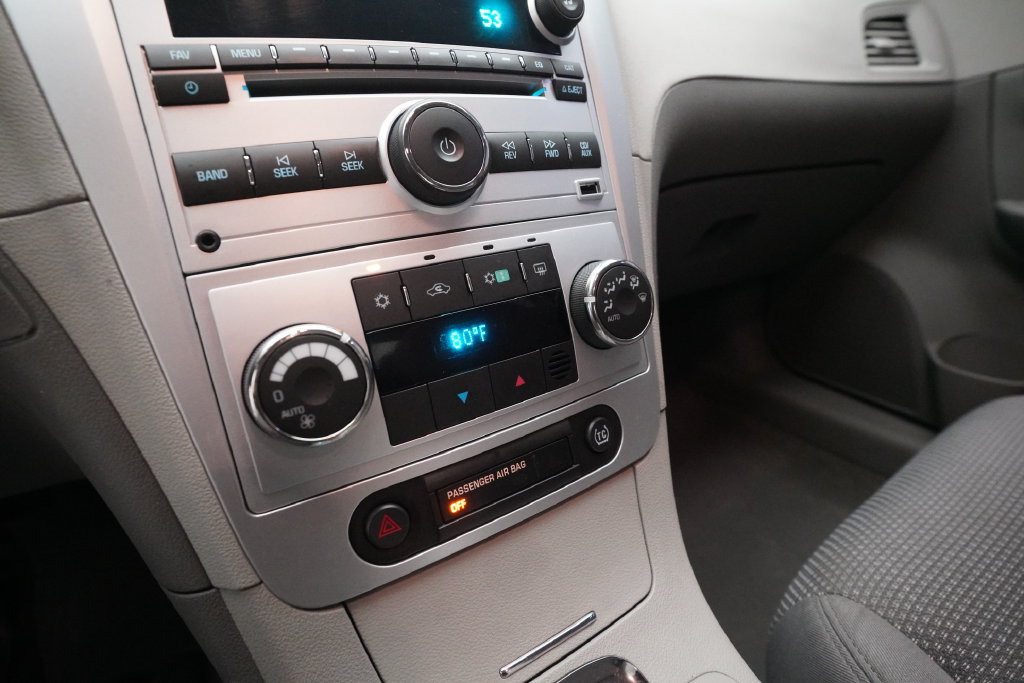 Used 2010 Chevrolet Malibu Hybrid FWD image 19