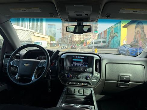 Used 2017 Chevrolet Silverado 1500 LTZ Z71 w/ LTZ Plus Package AWD/4WD image 18