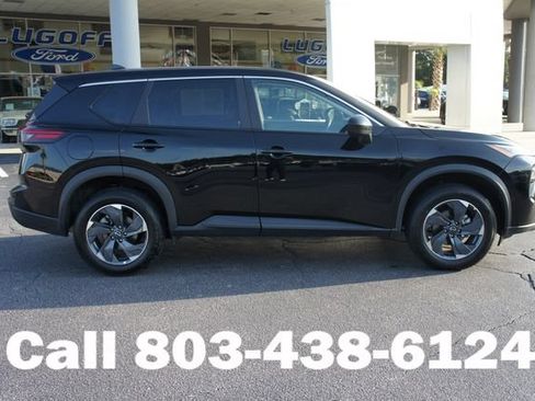 Used 2025 Nissan Rogue SV FWD image 2