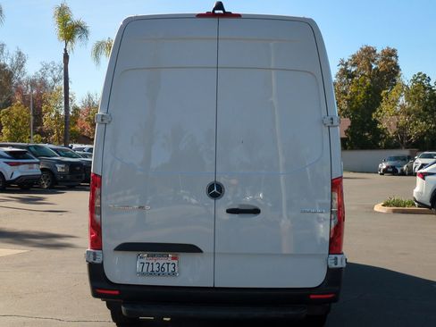 Used 2023 Mercedes-Benz Sprinter 2500 image 6