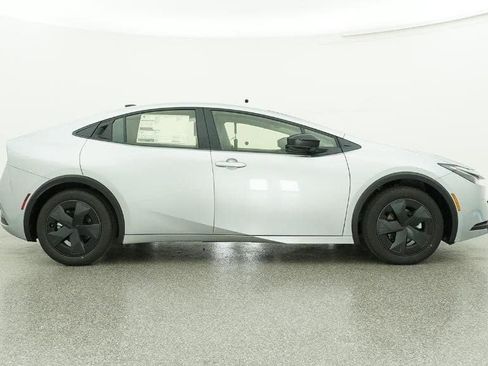 New 2026 Toyota Prius LE image 27