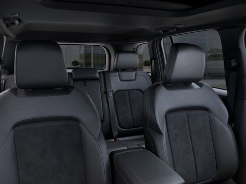 New 2025 Jeep Grand Cherokee Altitude image 26