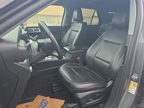 Used 2023 Ford Explorer XLT w/ Equipment Group 202A image 13