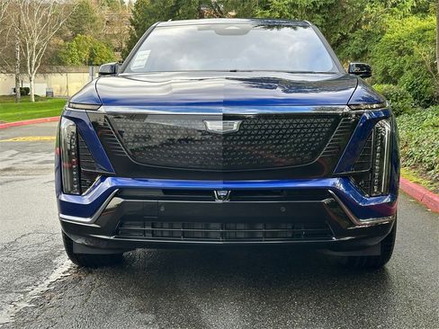 New 2026 Cadillac Vistiq Sport image 8