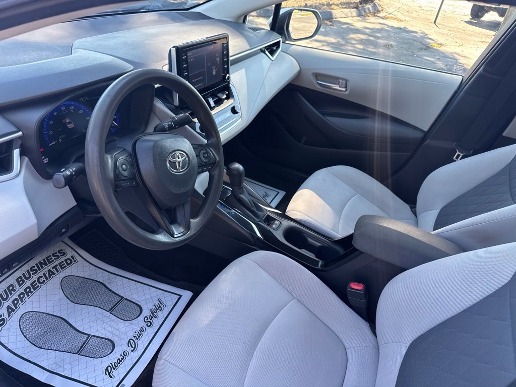 Used 2020 Toyota Corolla LE FWD image 2