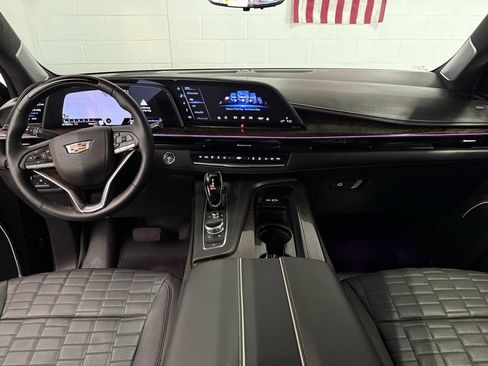 Used 2024 Cadillac Escalade Sport Platinum w/ LPO, ONYX Package image 9