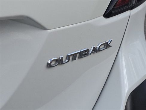 Used 2021 Subaru Outback Limited image 9