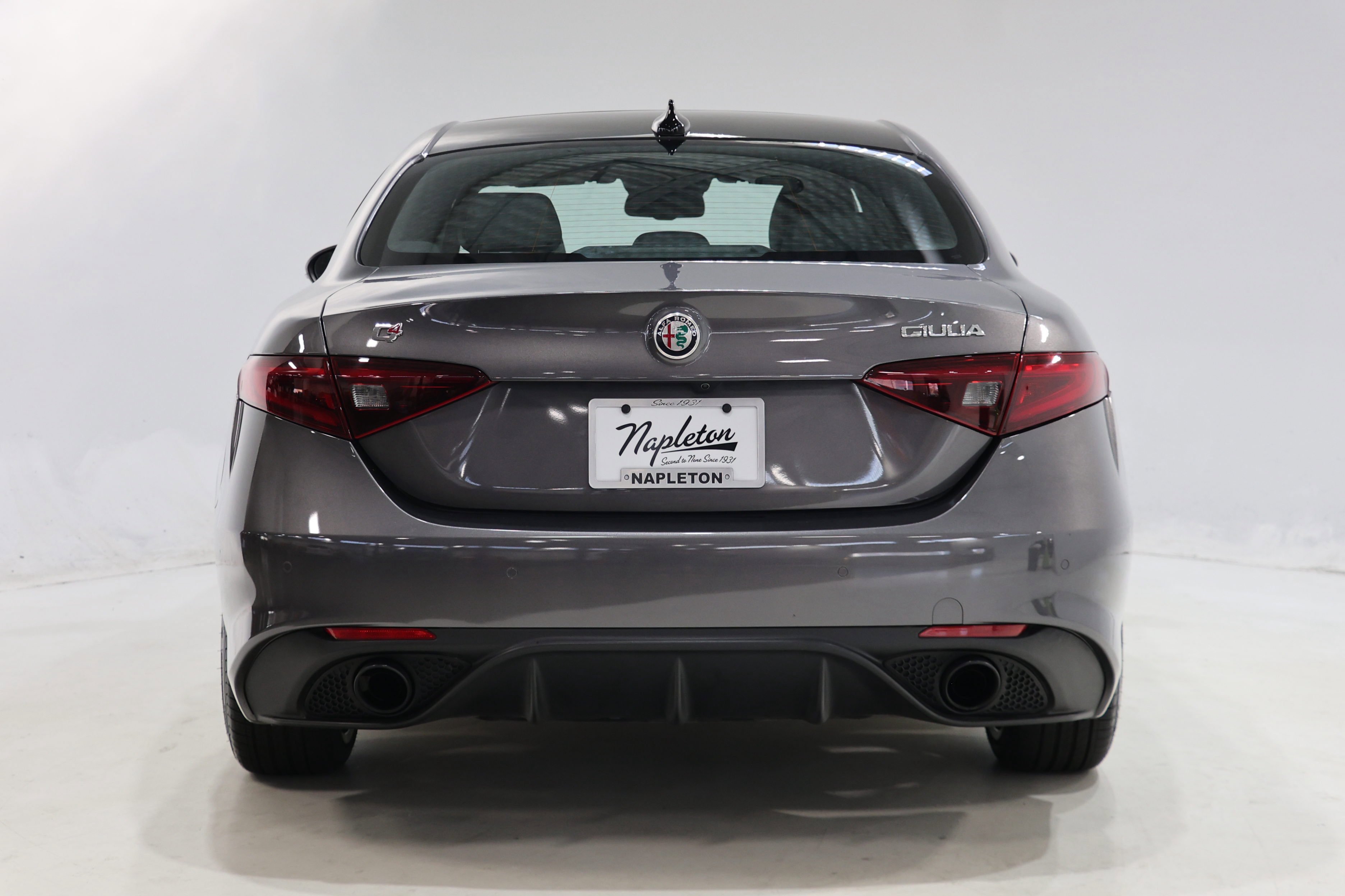 Certified 2023 Alfa Romeo Giulia Veloce AWD/4WD image 6