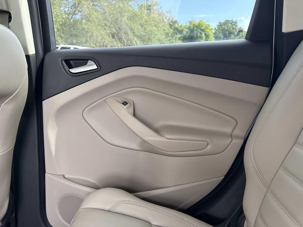 Used 2018 Ford Escape SEL w/ Ford Safe & Smart Package FWD image 15