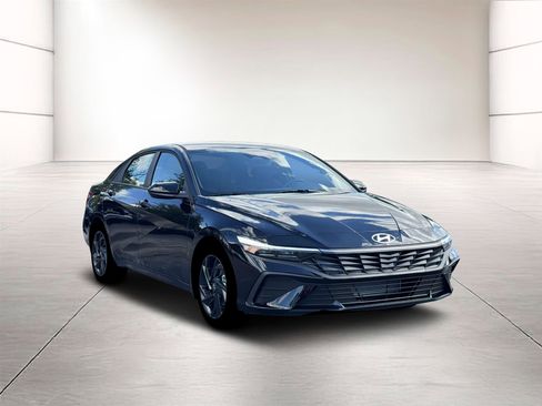 New 2026 Hyundai Elantra Sport image 11