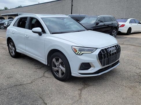 Used 2019 Audi Q3 2.0T Premium Plus w/ Premium Plus Package AWD/4WD image 2