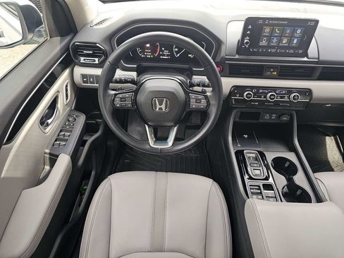Used 2025 Honda Pilot EX-L image 16