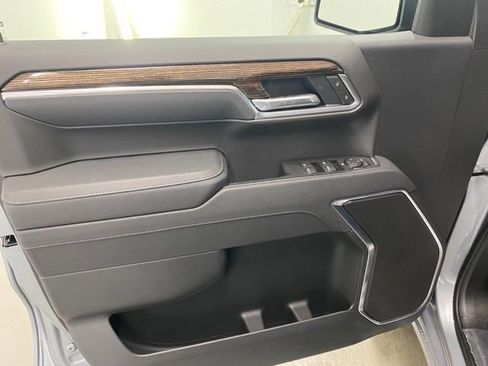 New 2025 GMC Sierra 1500 Elevation image 11