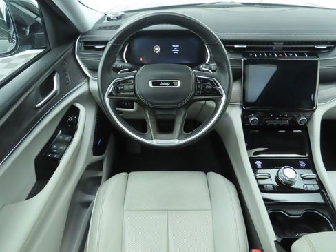 Used 2021 Jeep Grand Cherokee L Overland w/ Luxury Tech Group IV image 10