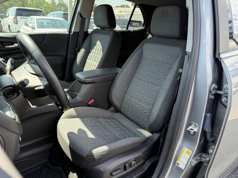 Used 2024 Chevrolet Equinox LT FWD image 16