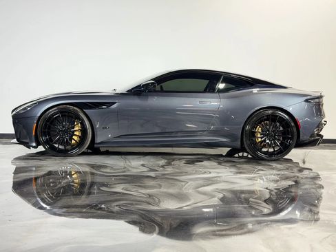 Used 2019 Aston Martin DBS Superleggera image 2