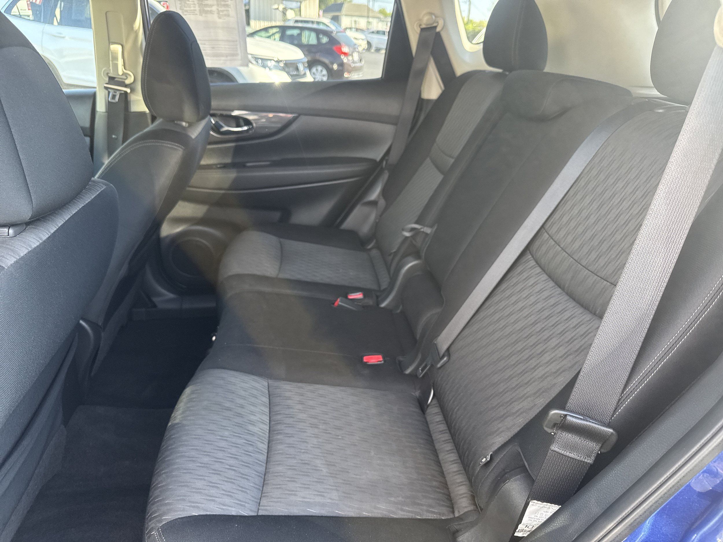Used 2019 Nissan Rogue SV AWD/4WD image 5