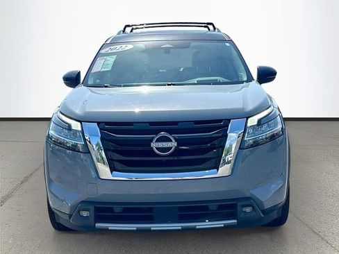 Used 2022 Nissan Pathfinder Platinum w/ Lighting Package (N93) FWD image 2