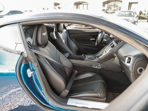 Used 2020 Aston Martin DB11 Coupe image 37